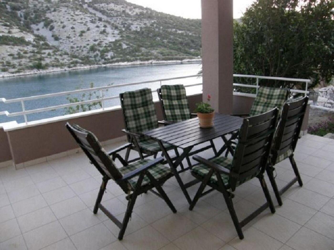 Apartments Ljubi Vinisce ภายนอก รูปภาพ