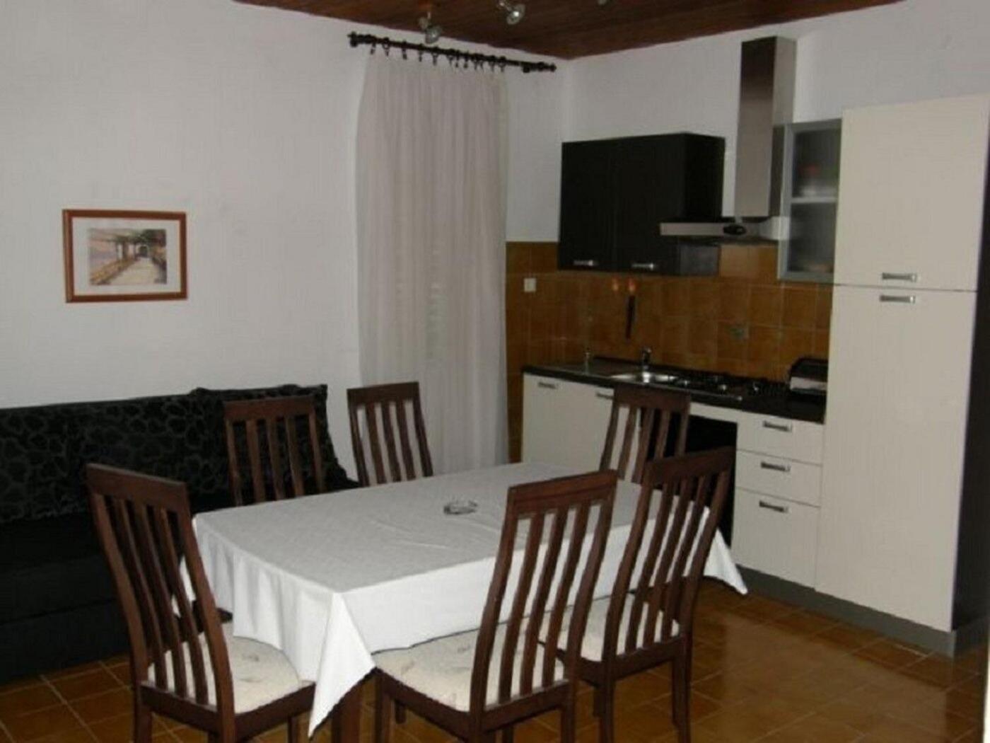 Apartments Ljubi Vinisce ภายนอก รูปภาพ
